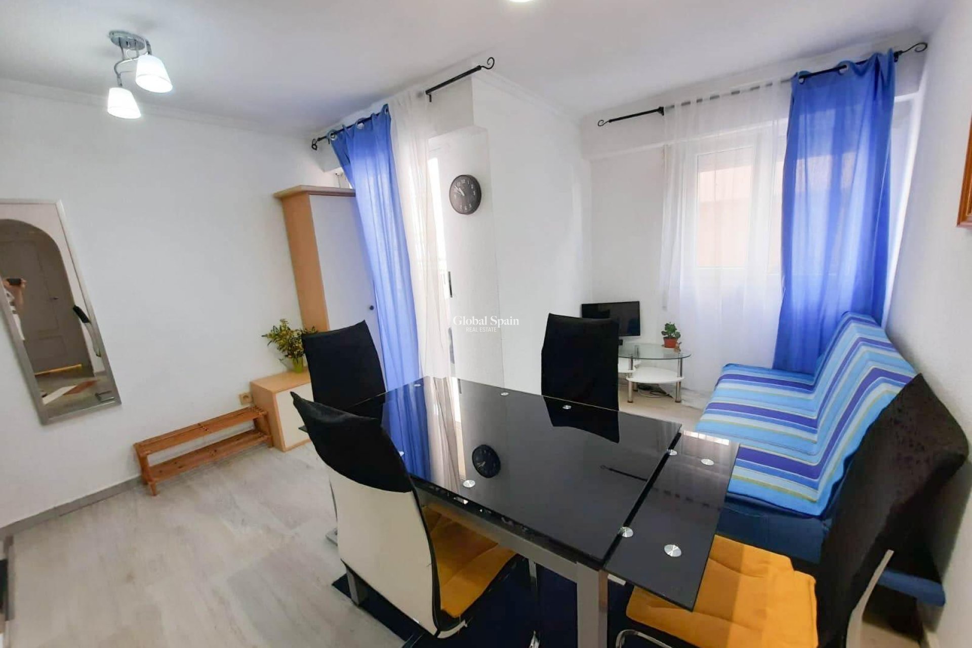 Resale - APARTMENT -
TORREVIEJA - Center