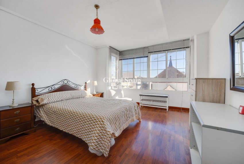 Resale - APARTMENT -
TORREVIEJA - Center