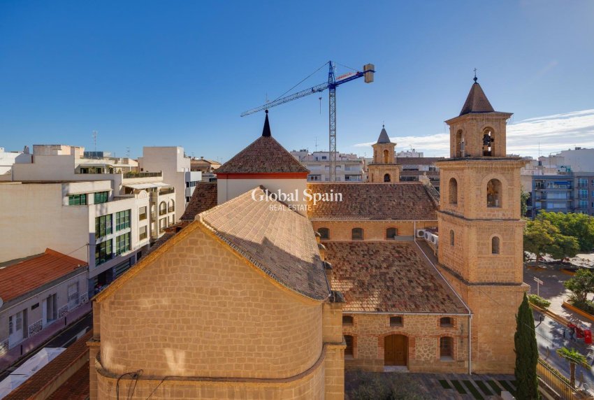 Resale - APARTMENT -
TORREVIEJA - Center