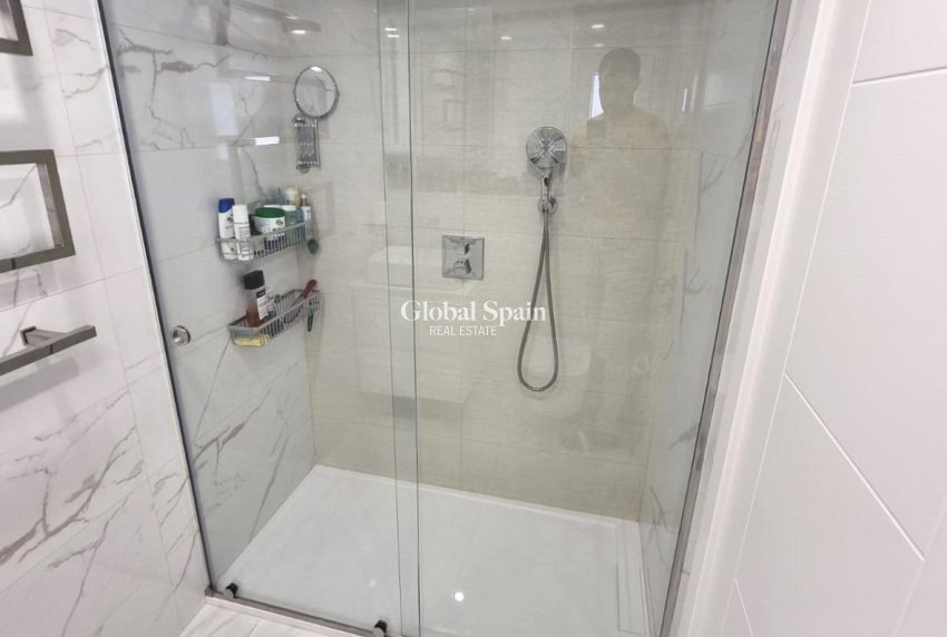 Resale - APARTMENT -
TORREVIEJA - Center