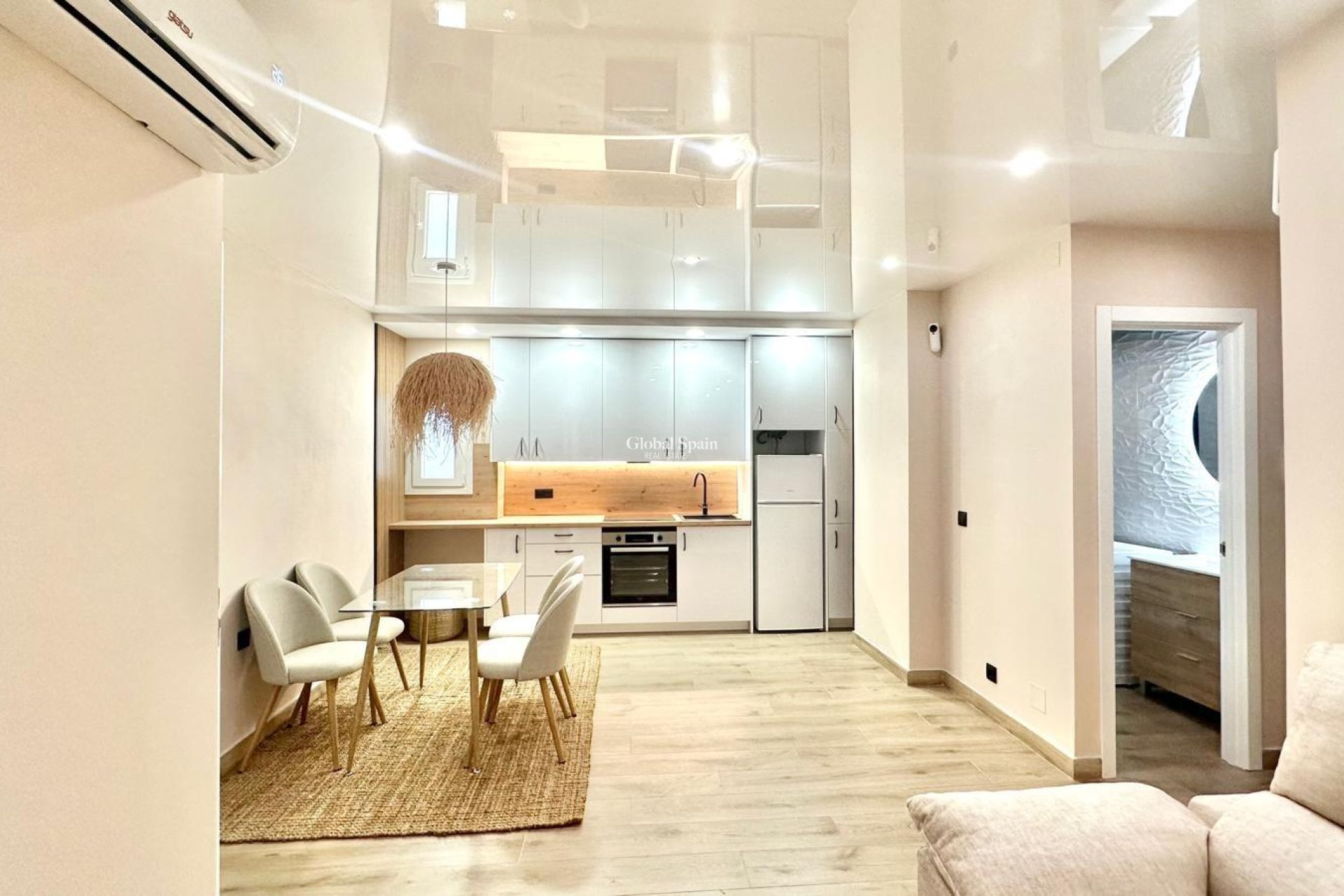 Resale - APARTMENT -
TORREVIEJA - Center