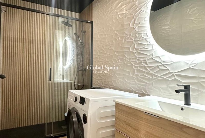 Resale - APARTMENT -
TORREVIEJA - Center