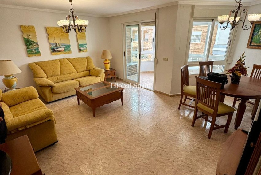 Resale - APARTMENT -
TORREVIEJA - Center