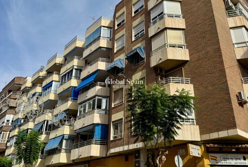 Resale - APARTMENT -
TORREVIEJA - Center