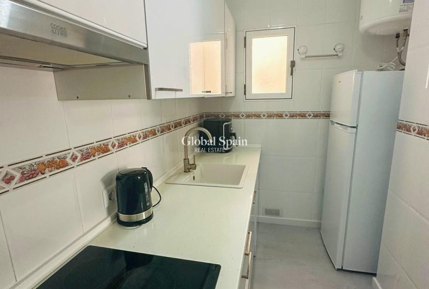 Resale - APARTMENT -
TORREVIEJA - Center