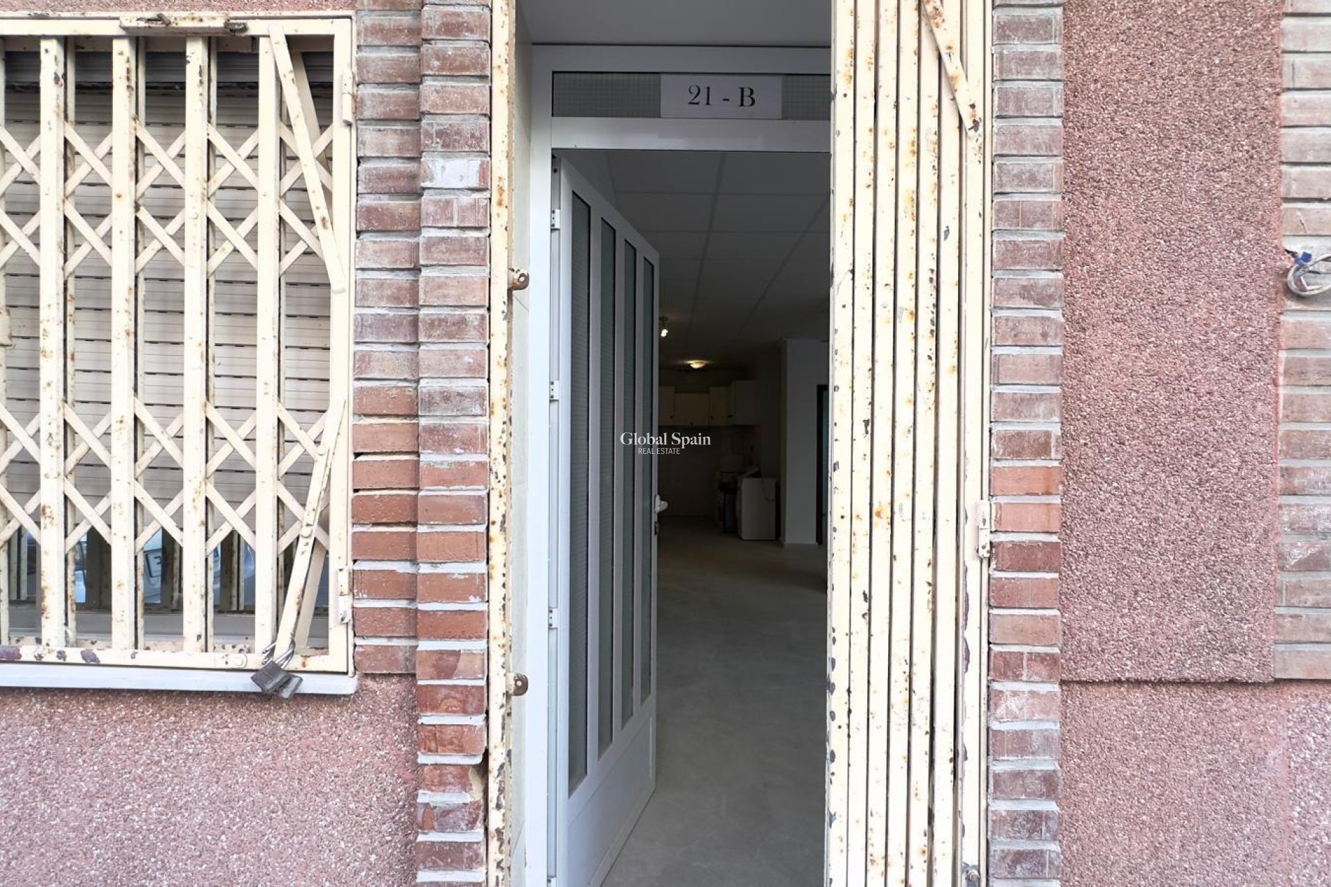 Resale - APARTMENT -
TORREVIEJA - Center