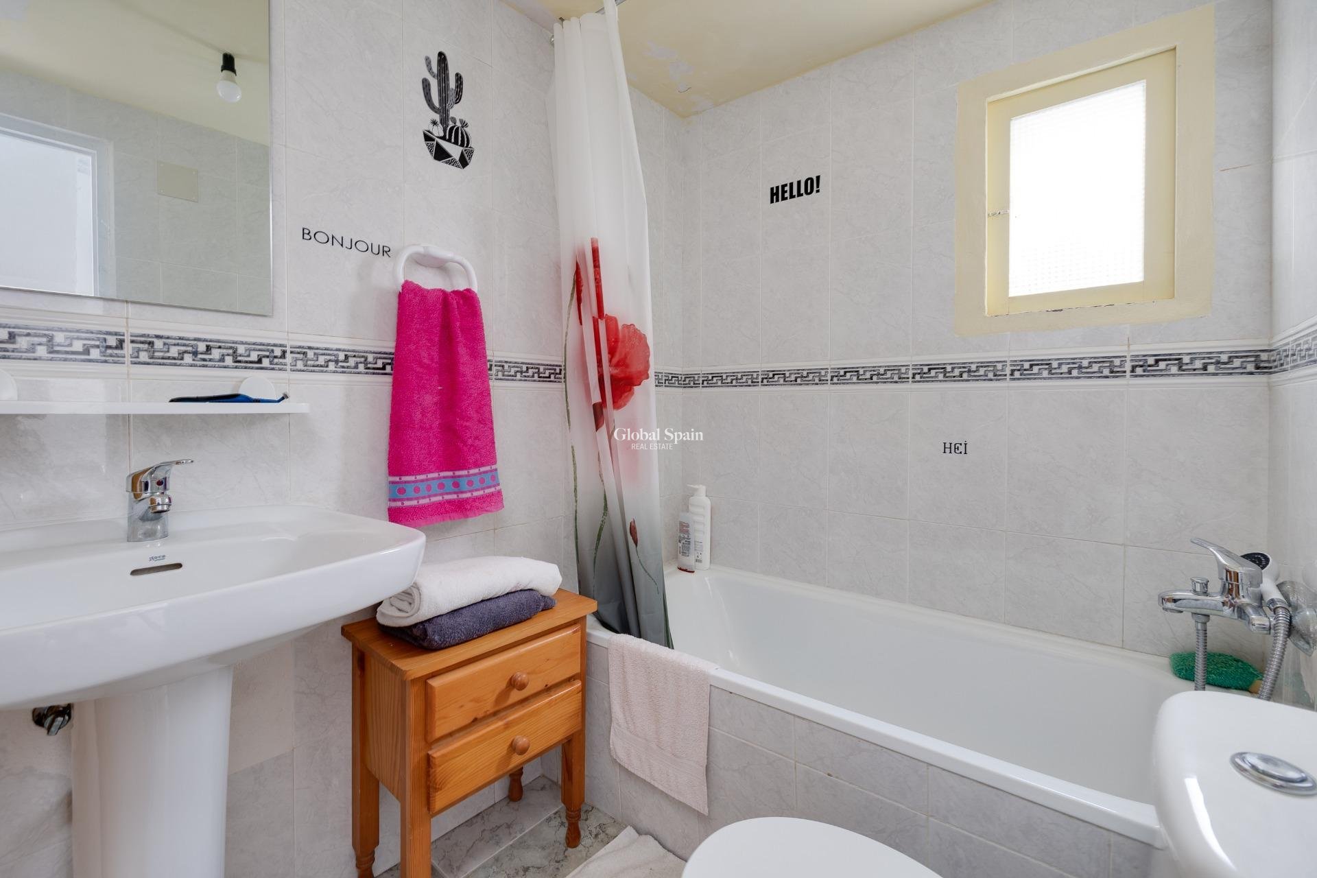 Resale - APARTMENT -
TORREVIEJA - Center