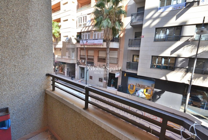 Resale - APARTMENT -
TORREVIEJA - Center