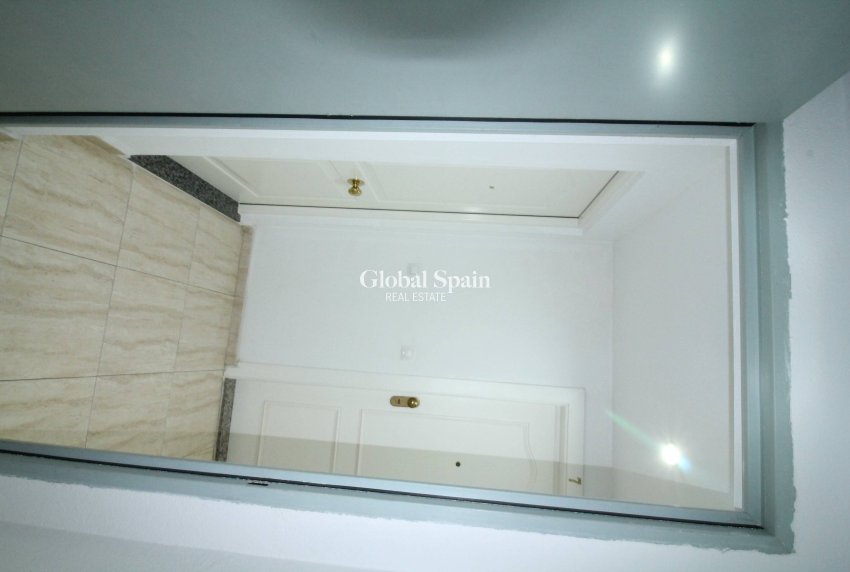 Resale - APARTMENT -
TORREVIEJA - Center