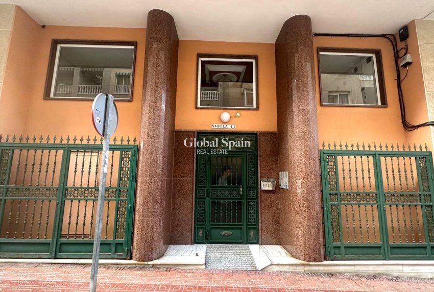 Resale - APARTMENT -
TORREVIEJA - Center