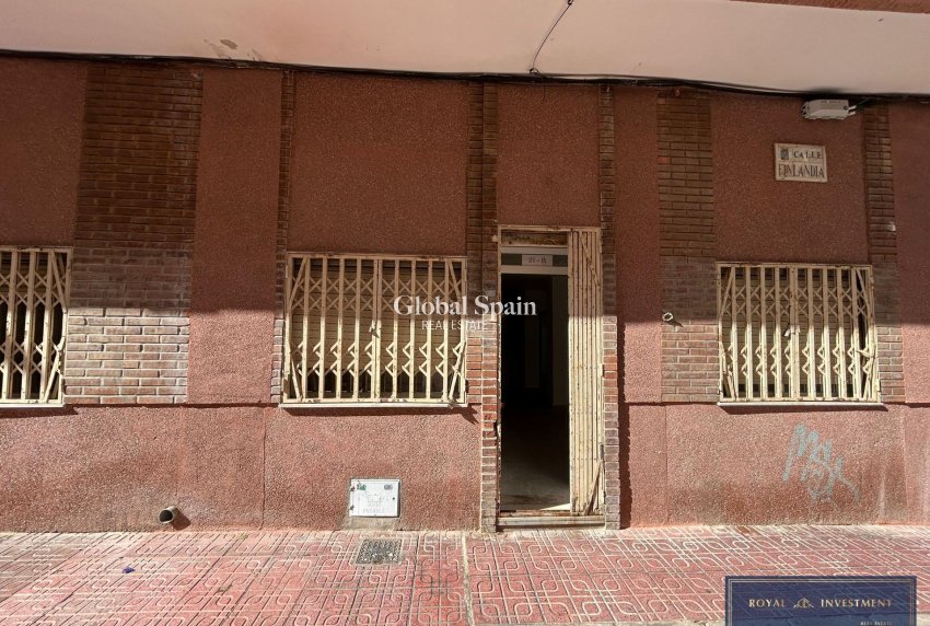 Resale - APARTMENT -
TORREVIEJA - Center