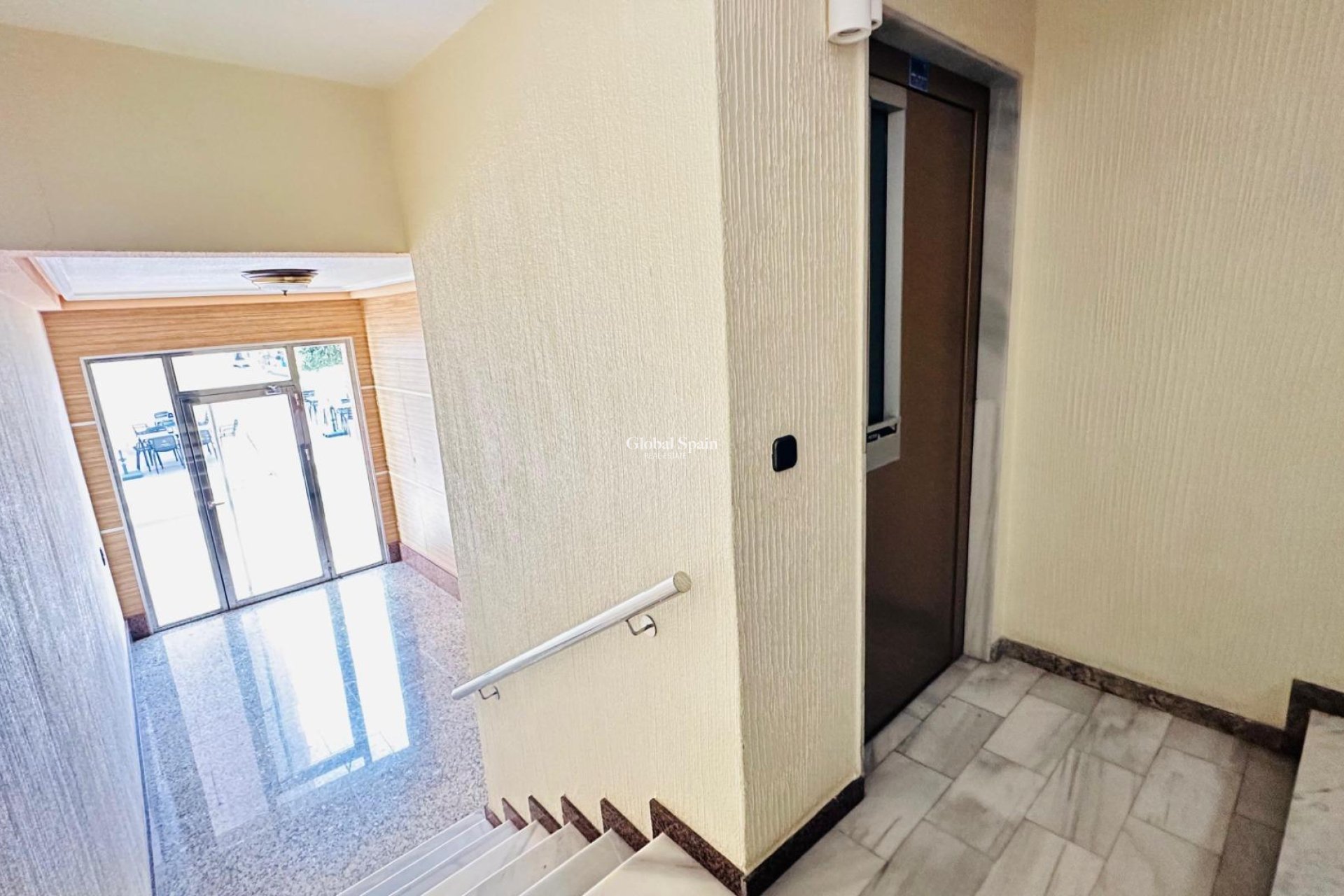 Resale - APARTMENT -
TORREVIEJA - Center