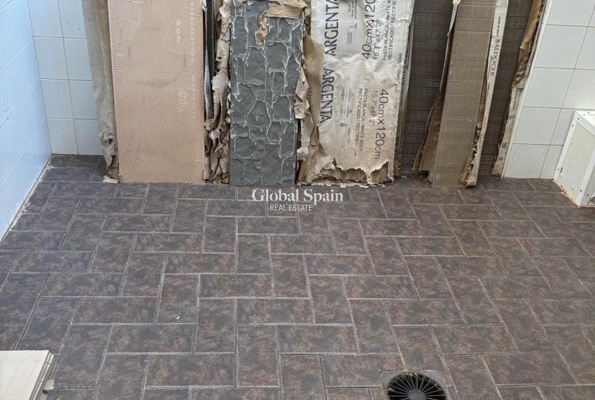 Resale - APARTMENT -
TORREVIEJA - Center