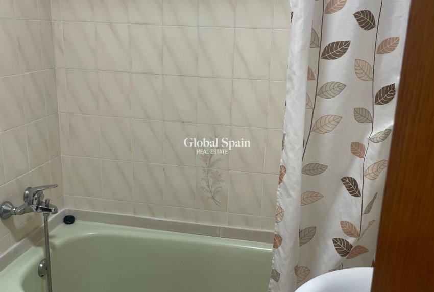 Resale - APARTMENT -
TORREVIEJA - Center