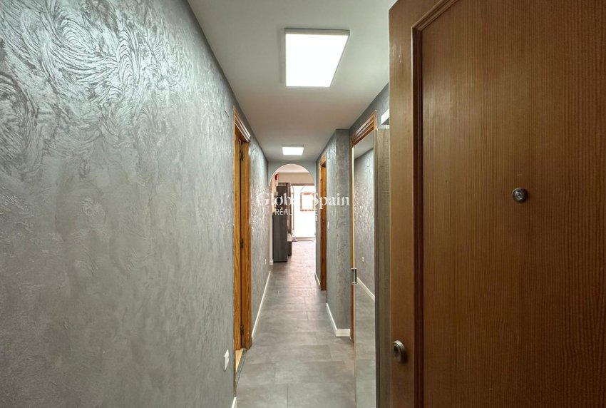 Resale - APARTMENT -
TORREVIEJA - Center