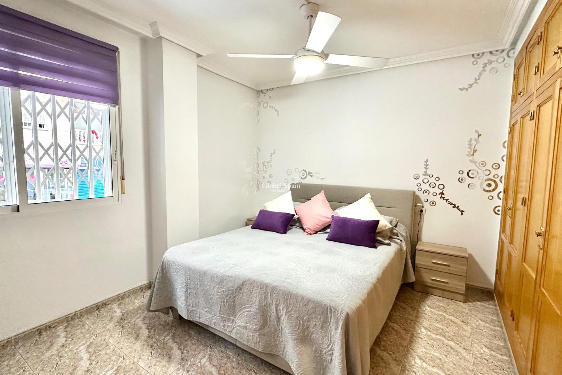 Resale - APARTMENT -
TORREVIEJA - Center