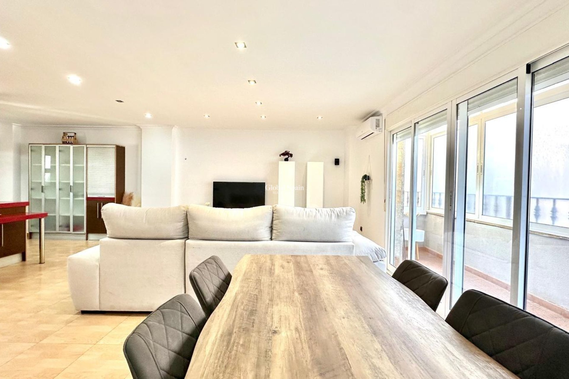 Resale - APARTMENT -
TORREVIEJA - Center