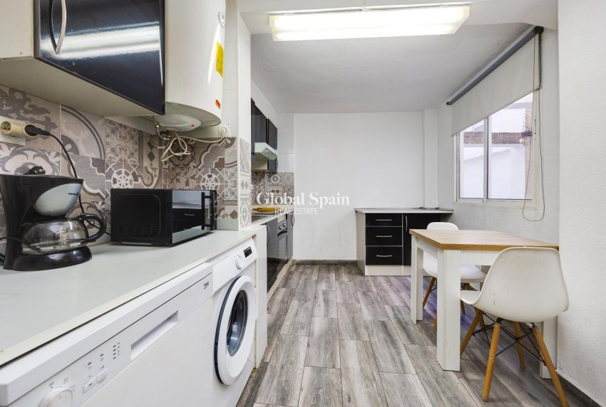 Resale - APARTMENT -
TORREVIEJA - Center