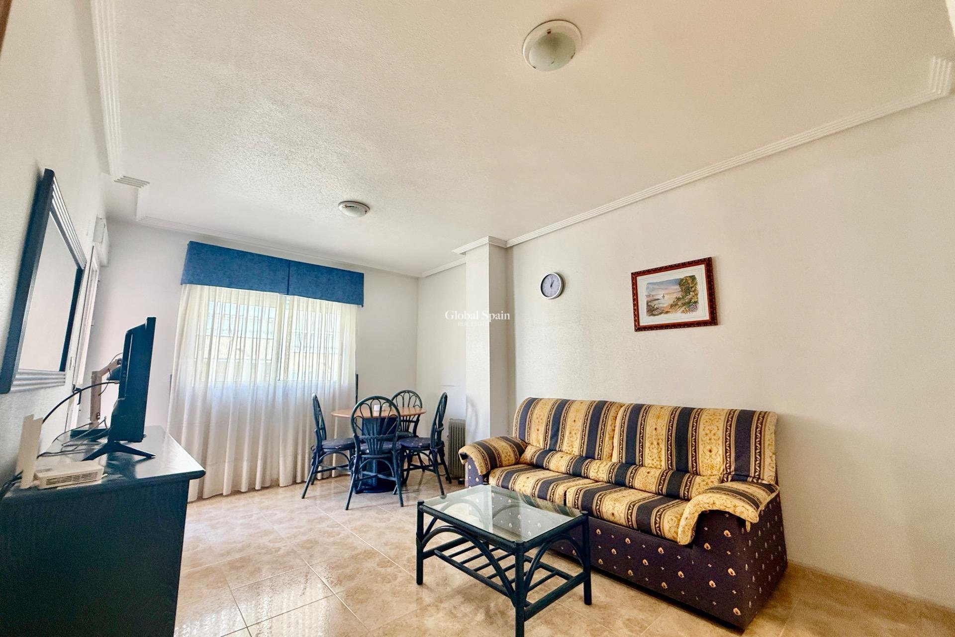 Resale - APARTMENT -
TORREVIEJA - Center