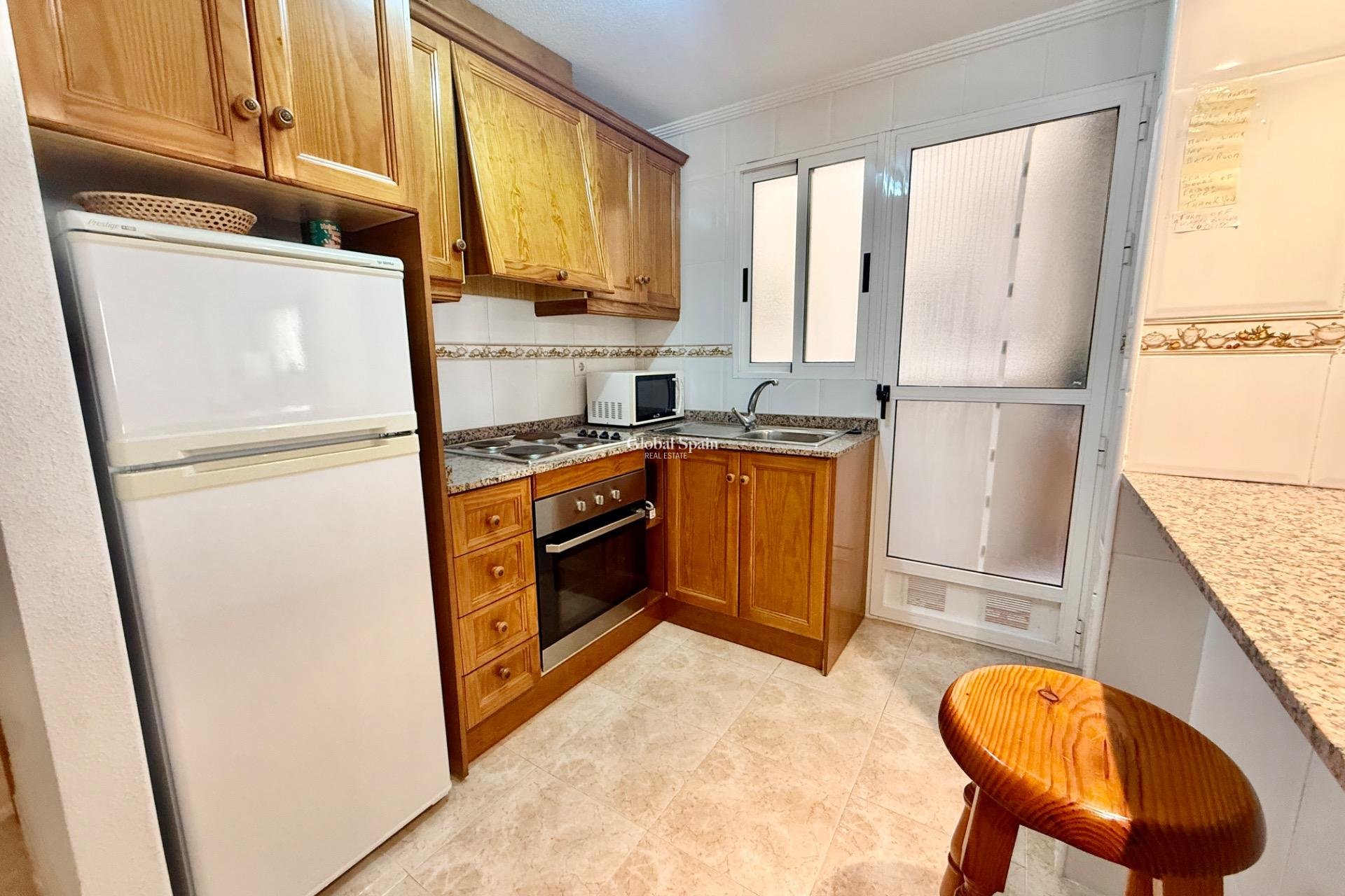 Resale - APARTMENT -
TORREVIEJA - Center