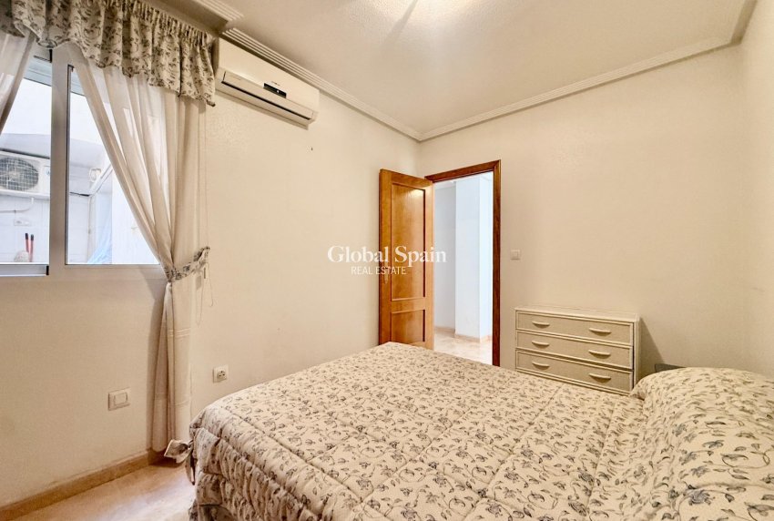 Resale - APARTMENT -
TORREVIEJA - Center