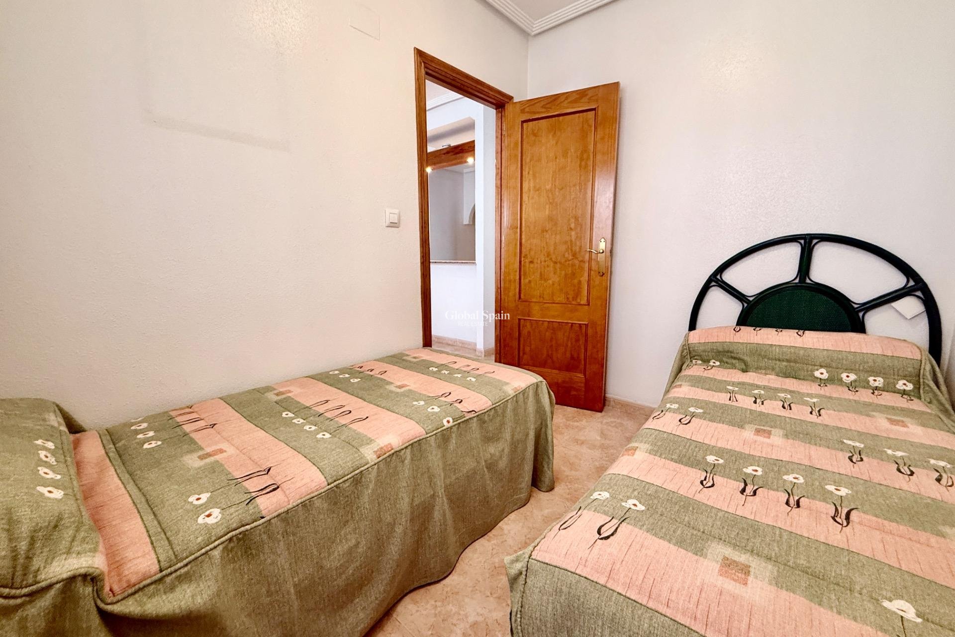 Resale - APARTMENT -
TORREVIEJA - Center