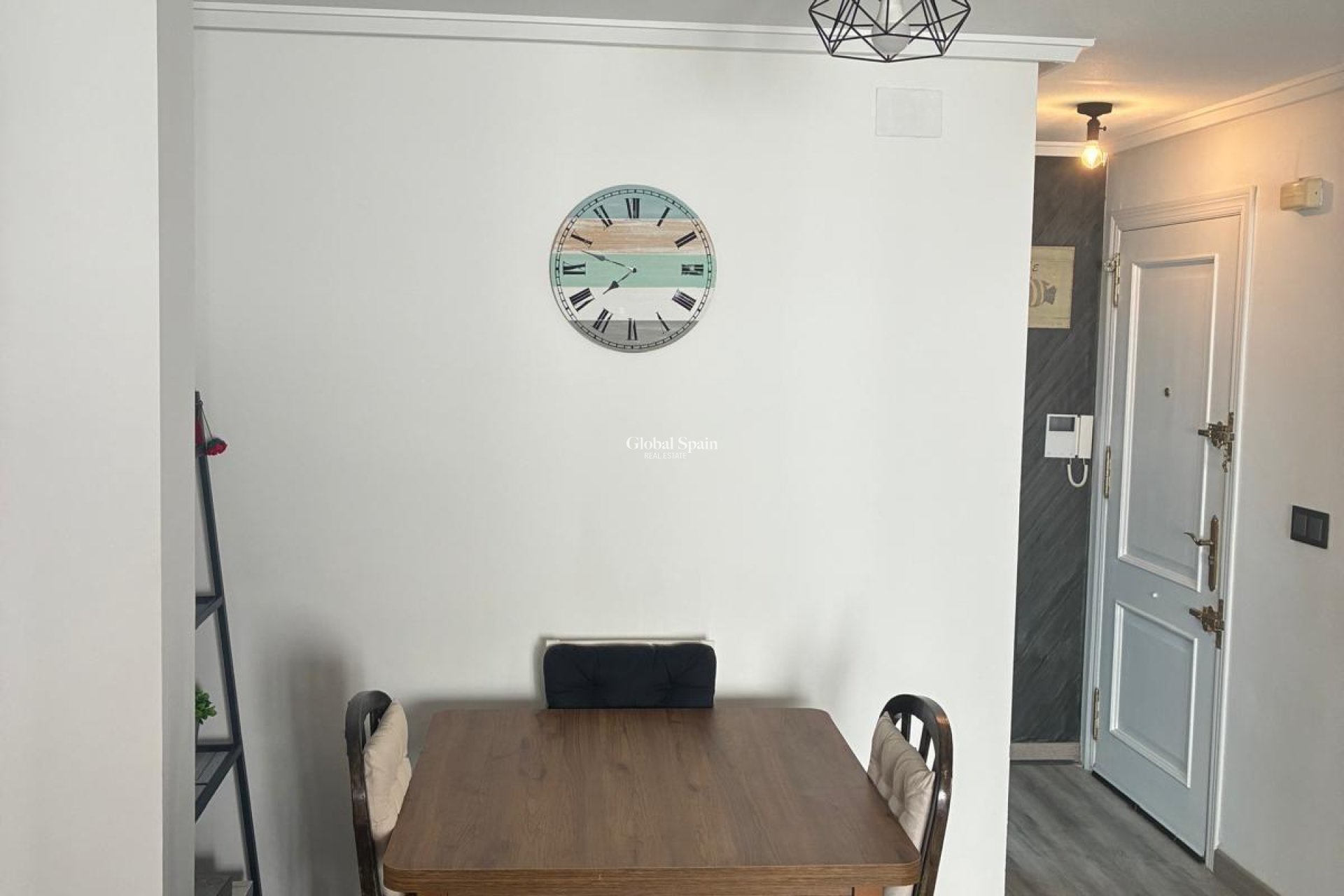 Resale - APARTMENT -
TORREVIEJA - Center