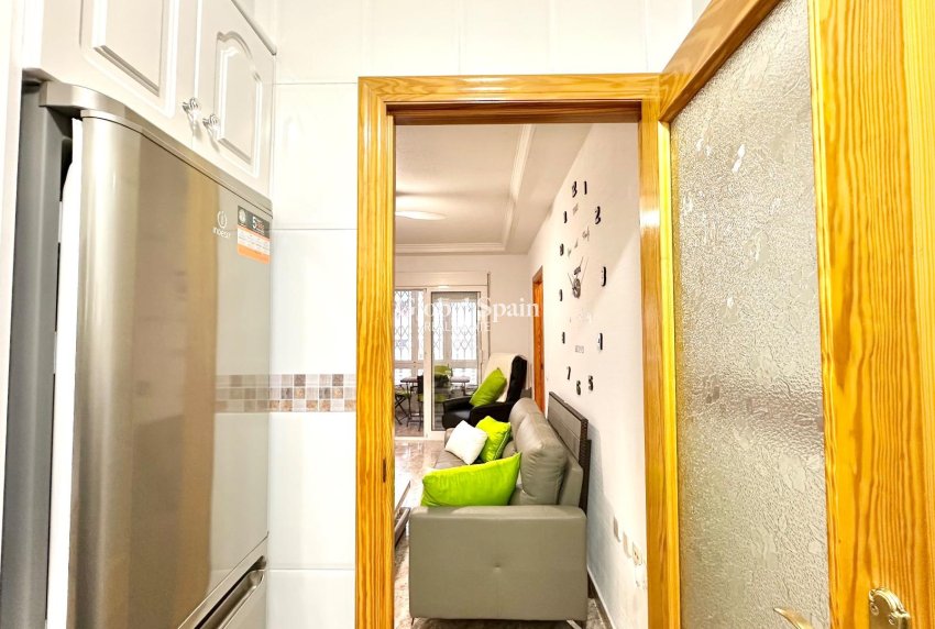 Resale - APARTMENT -
TORREVIEJA - Center