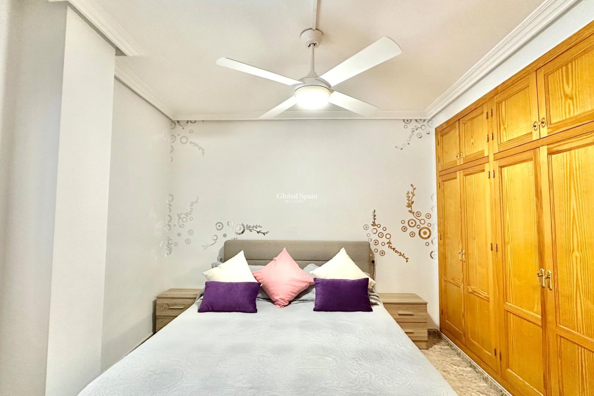 Resale - APARTMENT -
TORREVIEJA - Center