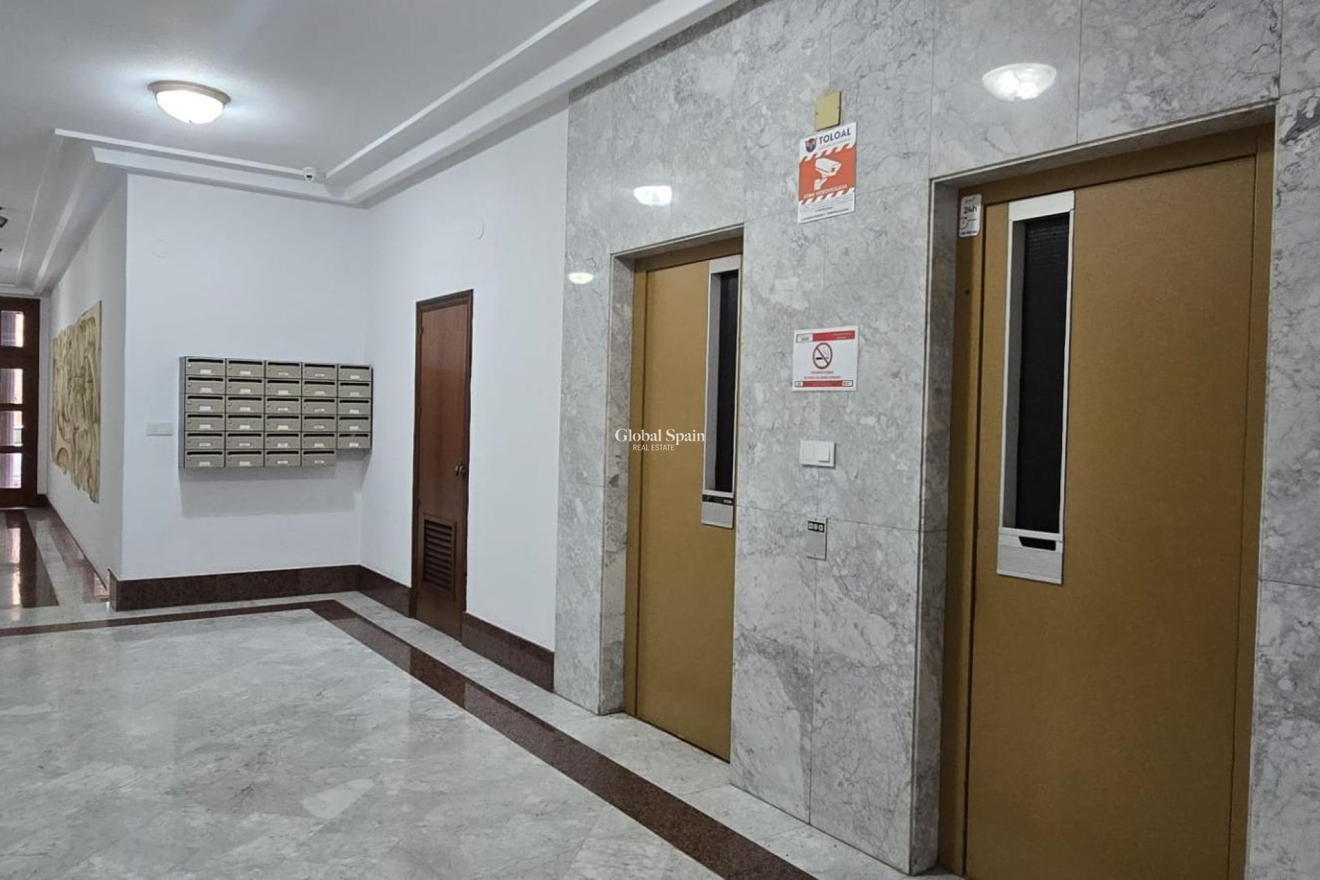 Resale - APARTMENT -
TORREVIEJA - Center