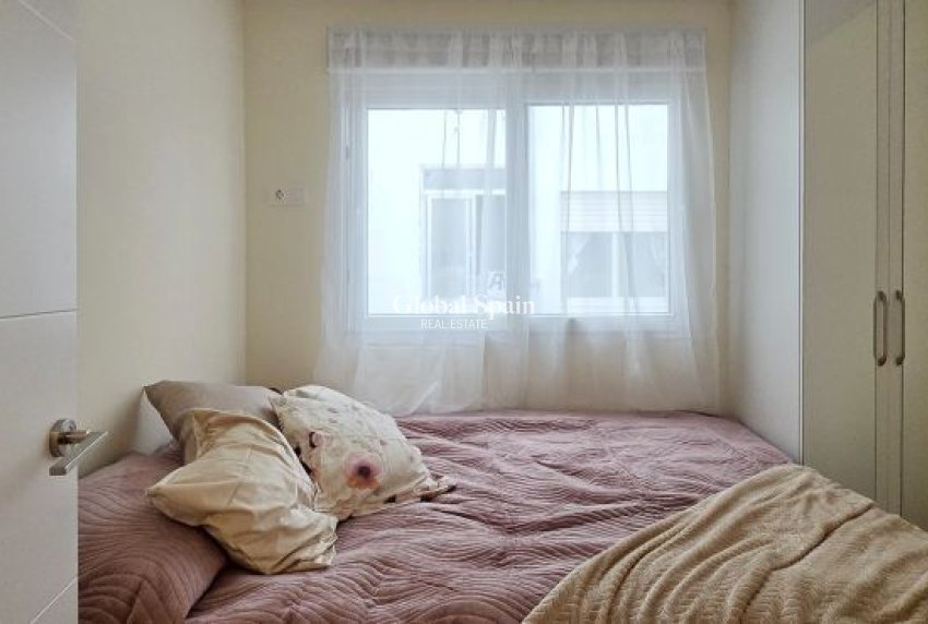 Resale - APARTMENT -
TORREVIEJA - Center