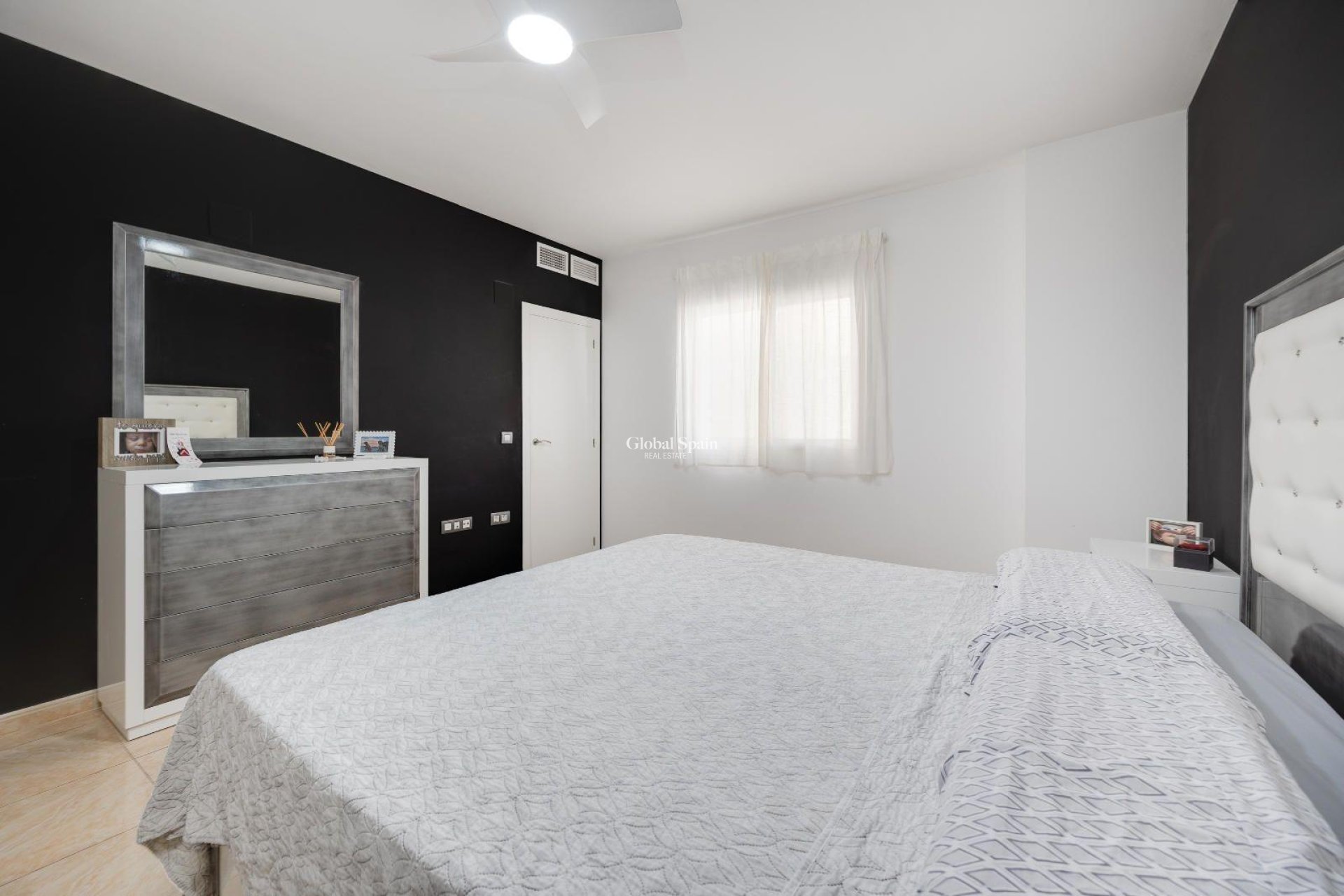 Resale - APARTMENT -
TORREVIEJA - Center