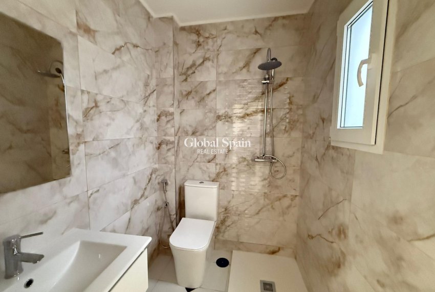 Resale - APARTMENT -
TORREVIEJA - Center