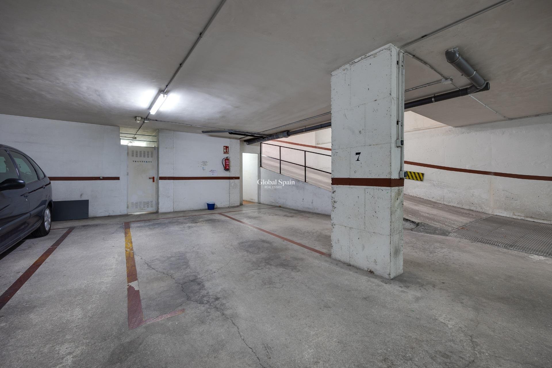 Resale - APARTMENT -
TORREVIEJA - Center