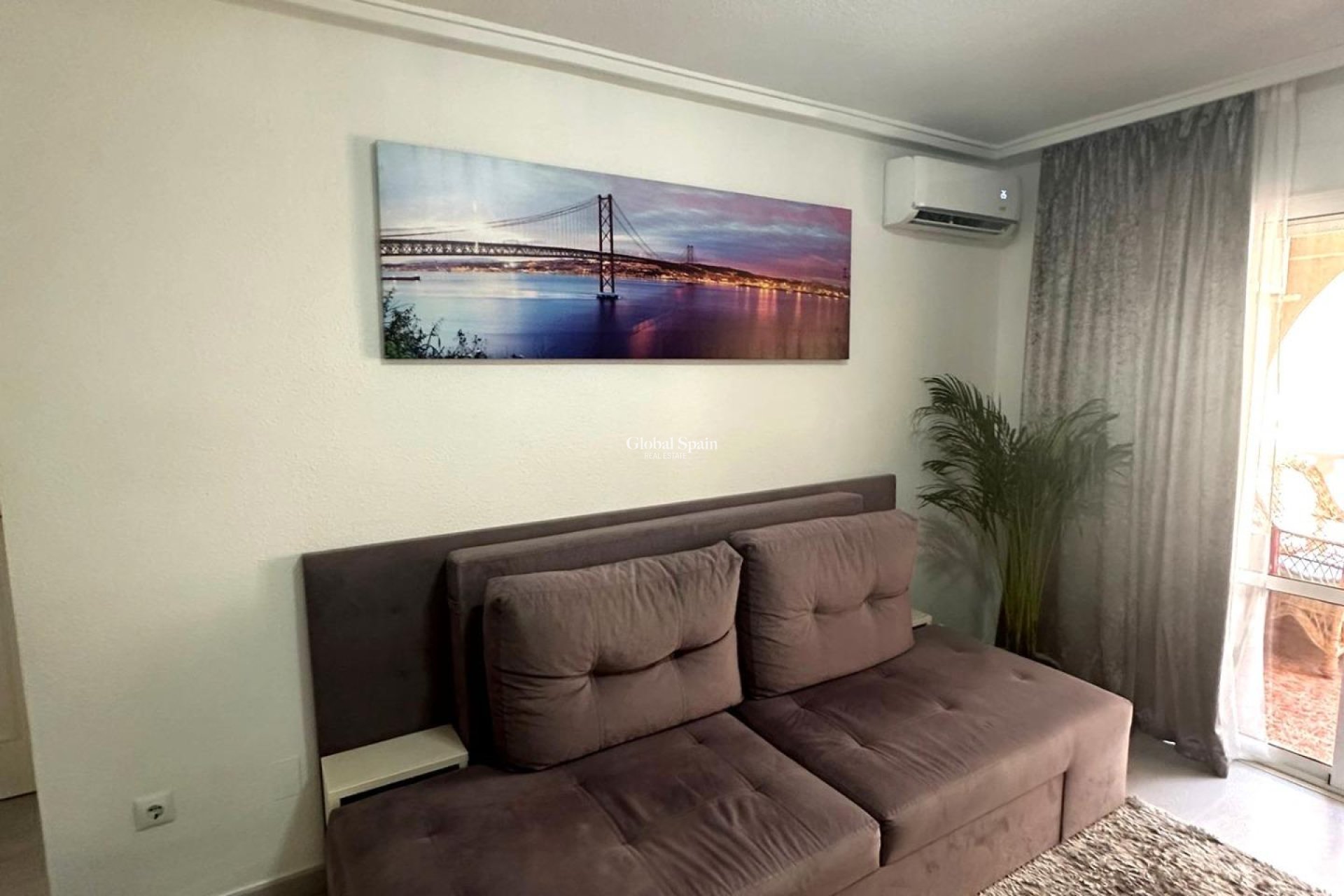 Resale - APARTMENT -
TORREVIEJA - Center