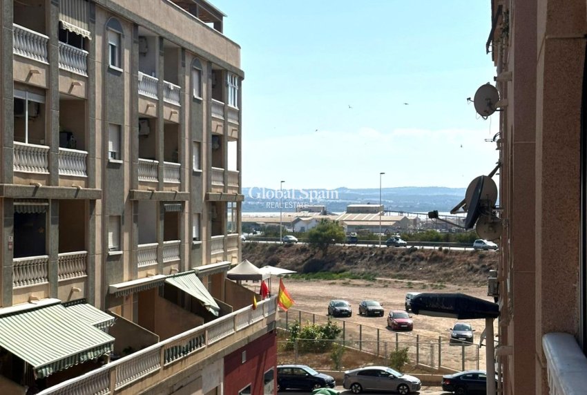 Resale - APARTMENT -
TORREVIEJA - Center