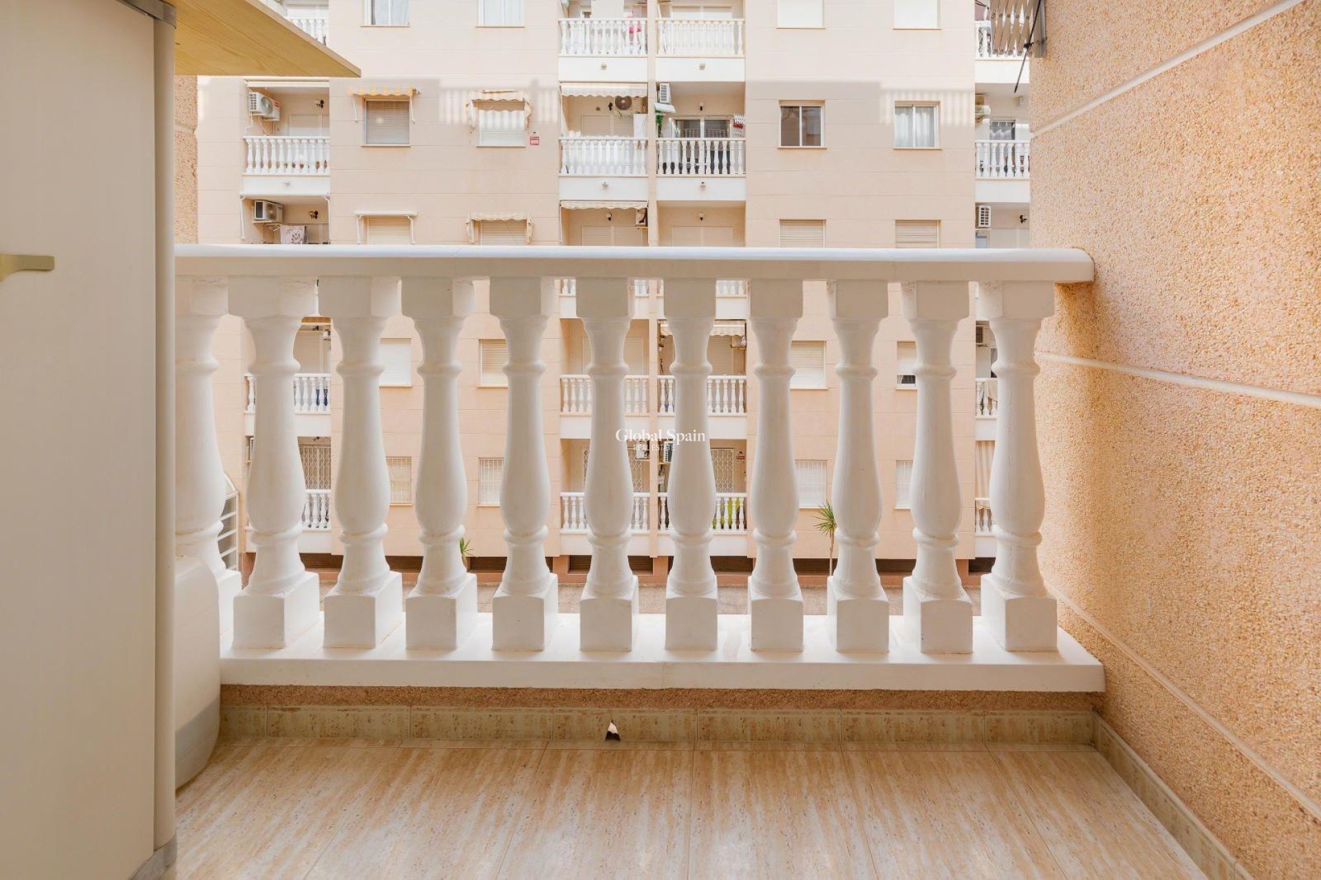 Resale - APARTMENT -
TORREVIEJA - Center