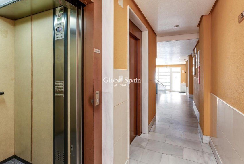 Resale - APARTMENT -
TORREVIEJA - Center