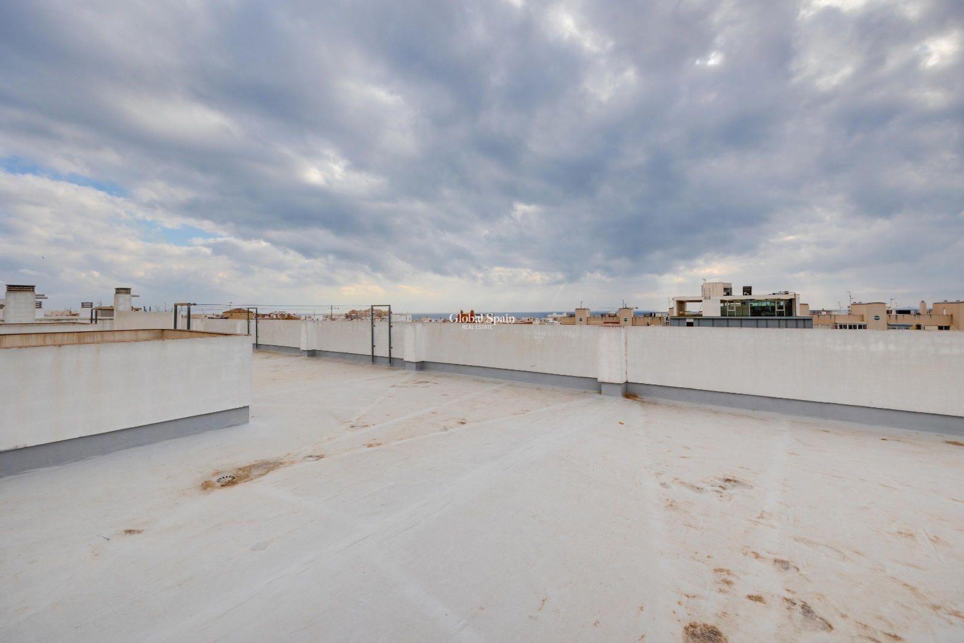 Resale - APARTMENT -
TORREVIEJA - Center