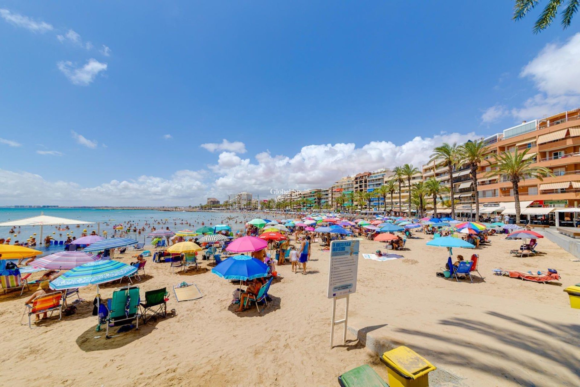 Resale - APARTMENT -
TORREVIEJA - Center