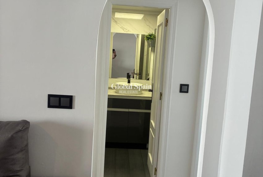 Resale - APARTMENT -
TORREVIEJA - Center