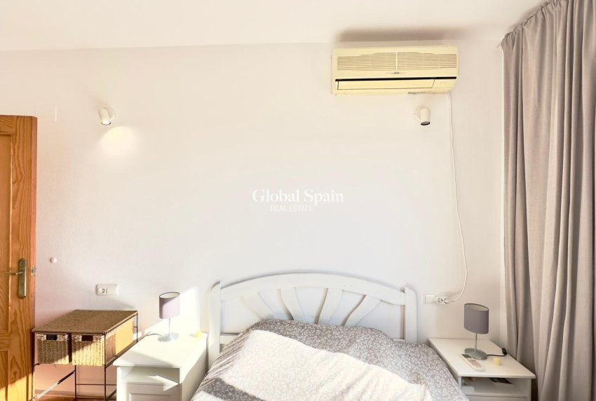 Resale - APARTMENT -
TORREVIEJA - Center