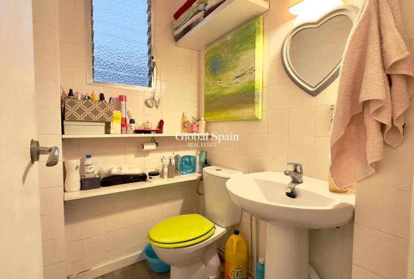 Resale - APARTMENT -
TORREVIEJA - Center