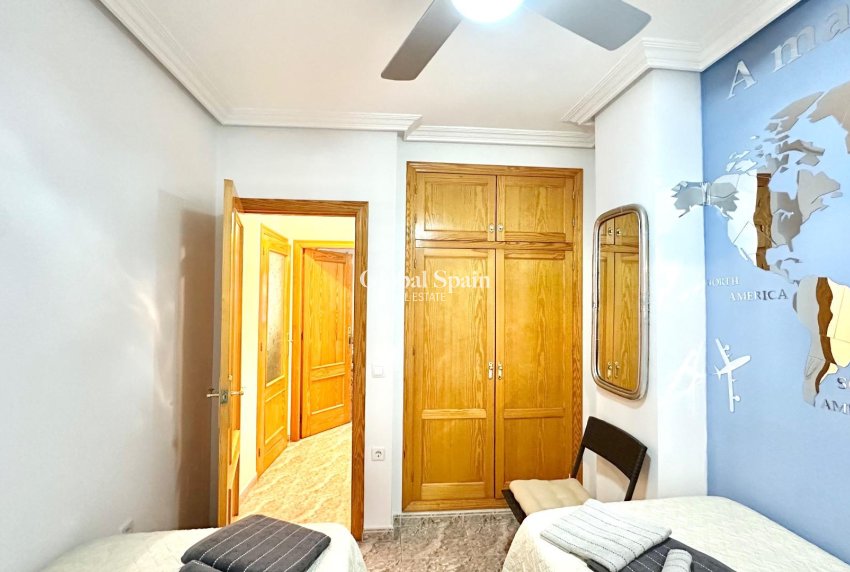 Resale - APARTMENT -
TORREVIEJA - Center