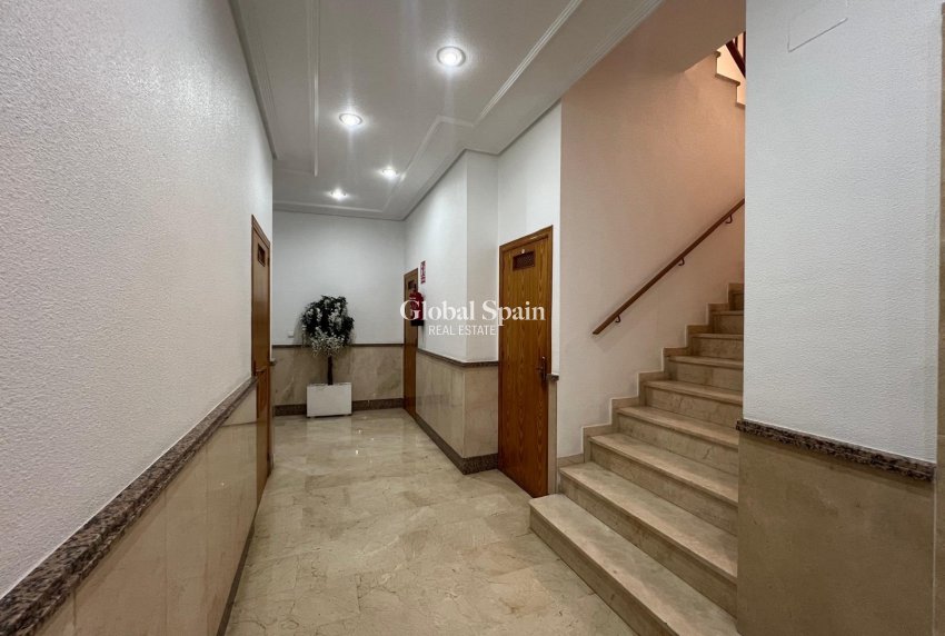 Resale - APARTMENT -
TORREVIEJA - Center