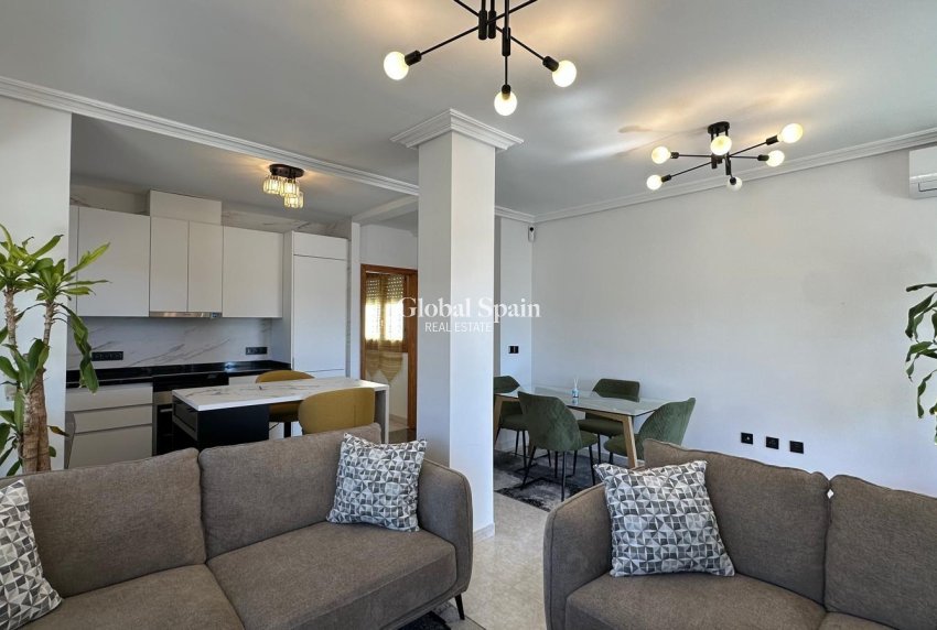 Resale - APARTMENT -
TORREVIEJA - Center