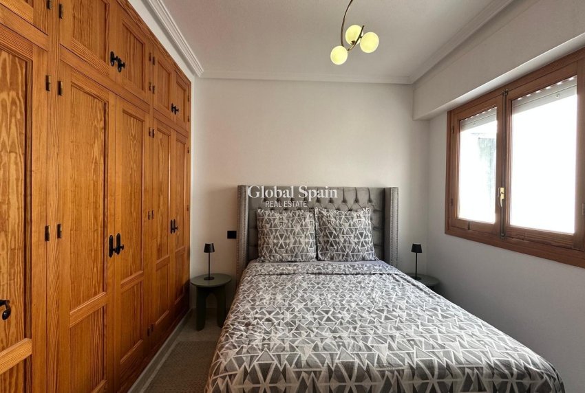 Resale - APARTMENT -
TORREVIEJA - Center