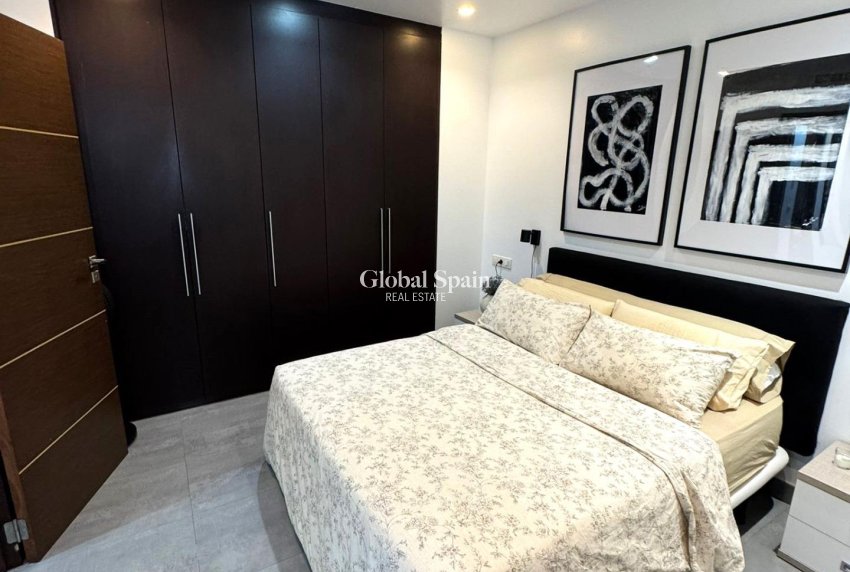 Resale - APARTMENT -
TORREVIEJA - Center