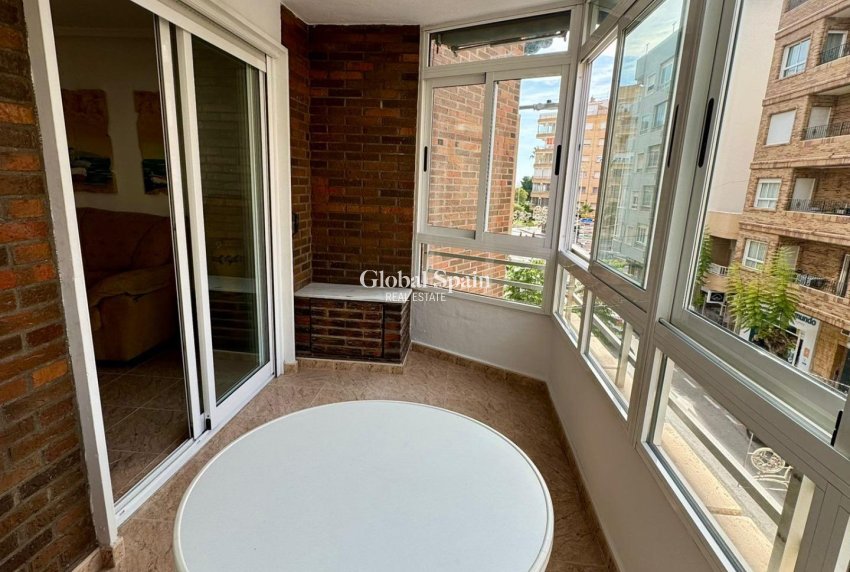 Resale - APARTMENT -
TORREVIEJA - Center