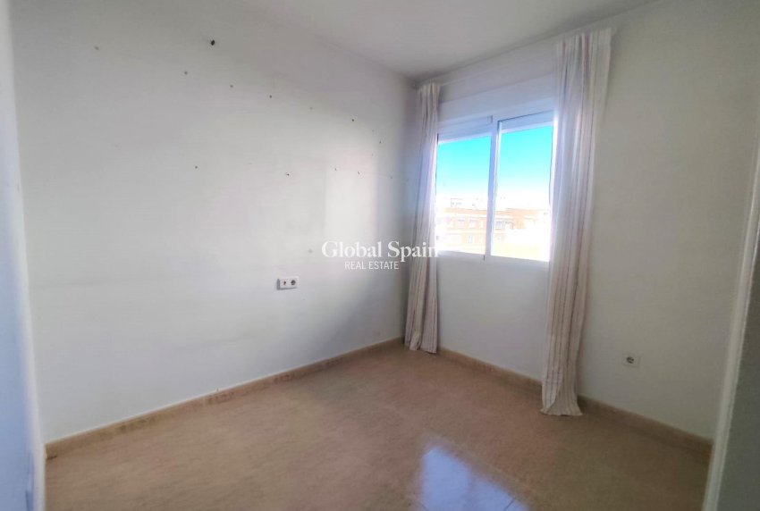 Resale - APARTMENT -
TORREVIEJA - Center